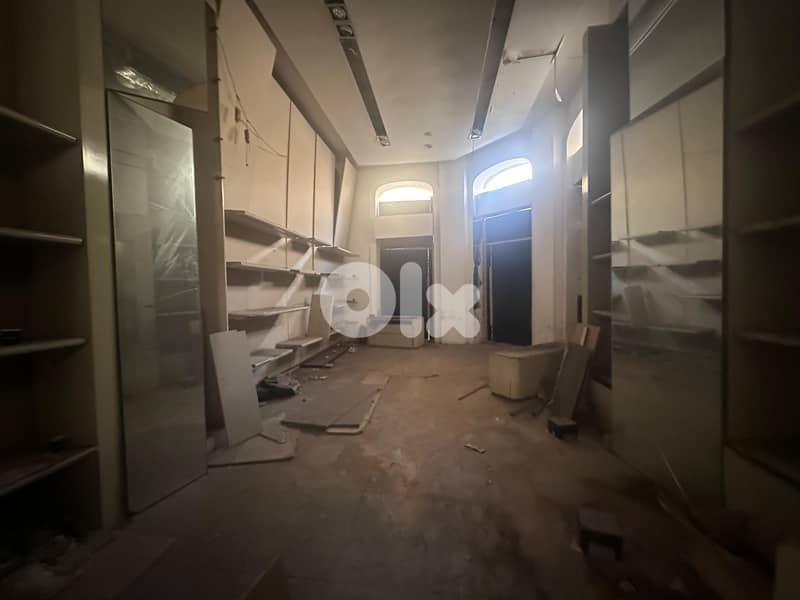 Showroom for Rent In Downtown - Beirutمعرض فاخر للإيجار – وسط بيروت 0