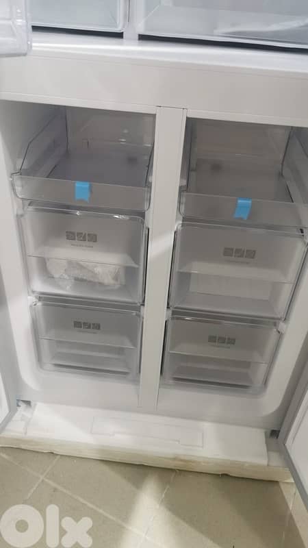 Refrigerator Sharp 4Doors Glass Black براد شارب الأصلي أسود زجاج 2