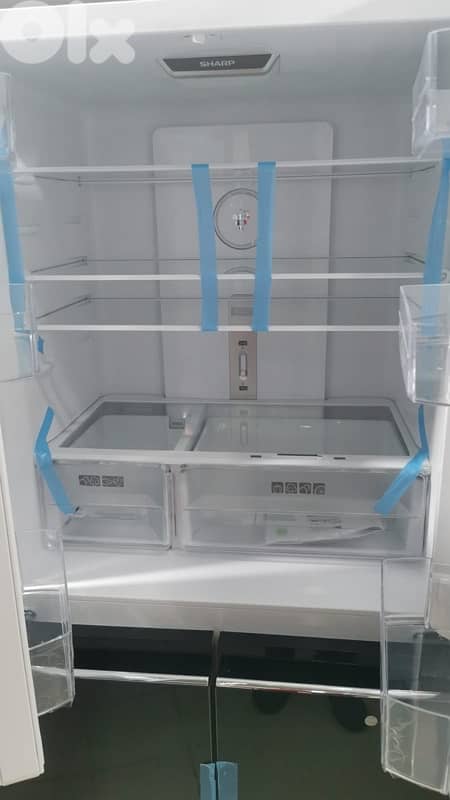 Refrigerator Sharp 4Doors Glass Black براد شارب الأصلي أسود زجاج 3