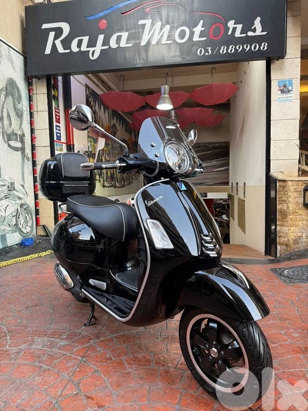 vespa GTS 300 0