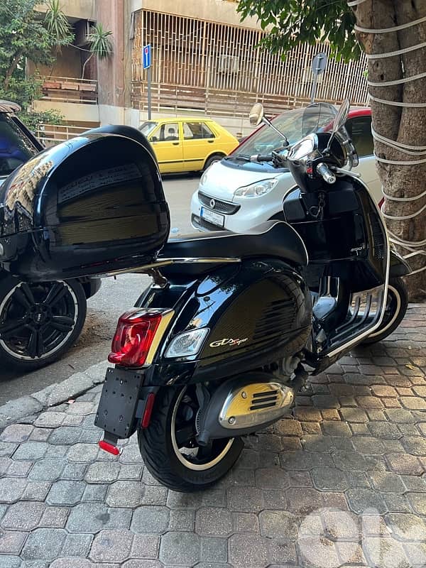 vespa GTS 300 13