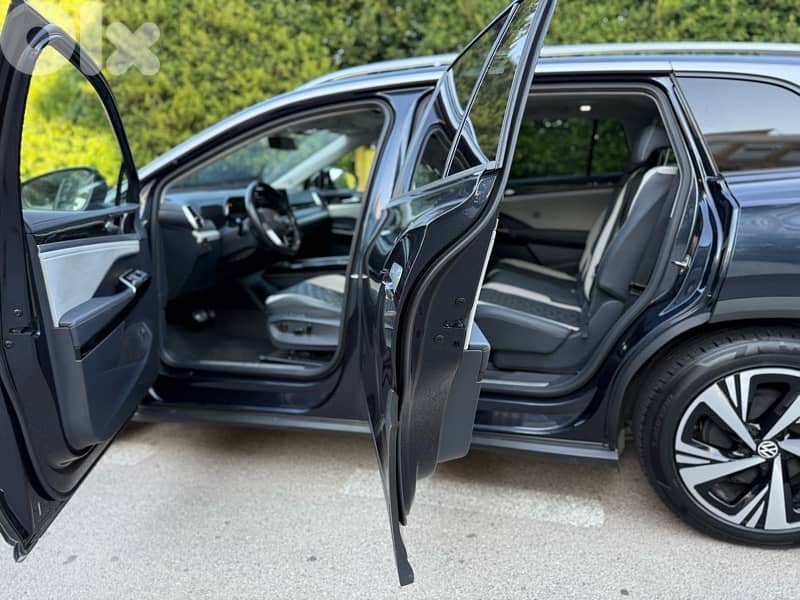Volkswagen ID6 2022 0