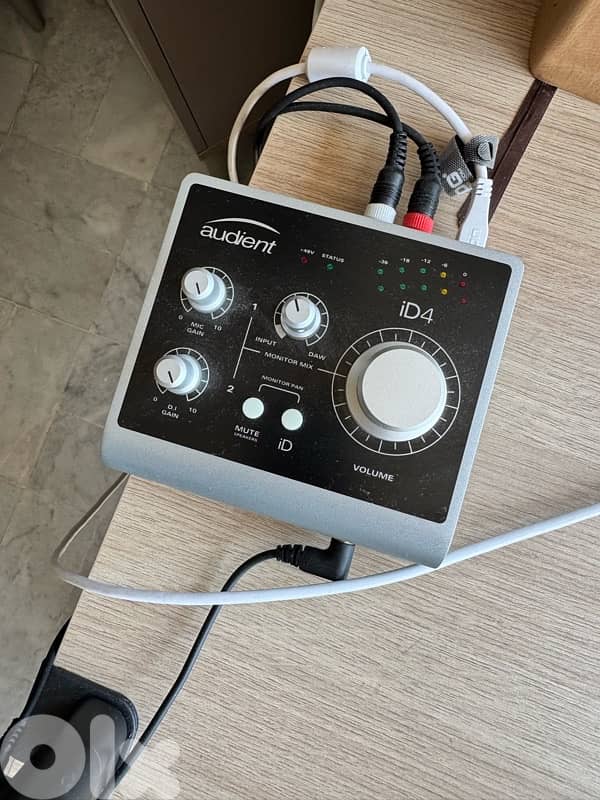 Inter face/ Head phones and speakers in perfect condtion 0