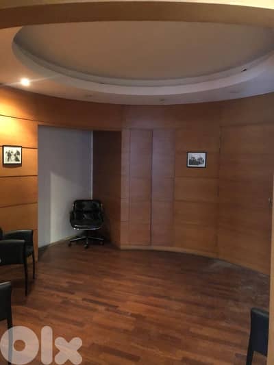 office 150 m
