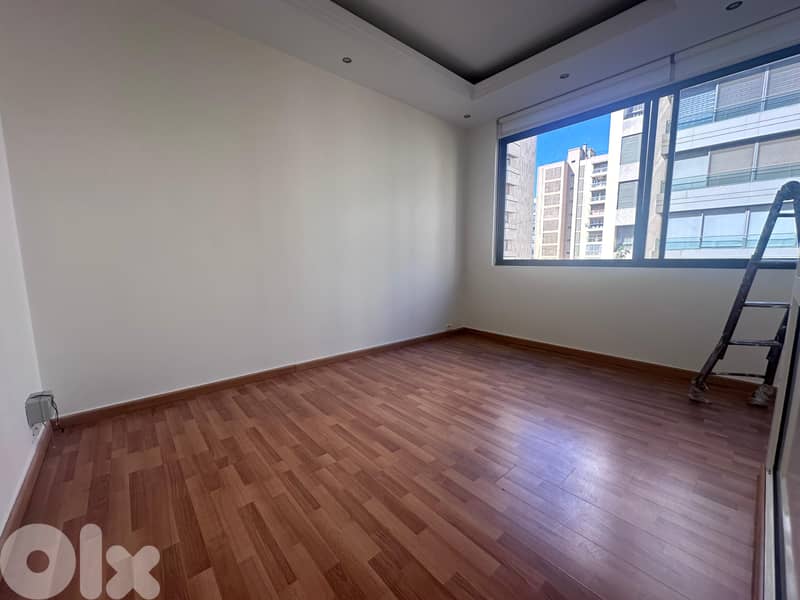 Office for Rent in Ramlet Al-Baydahمكتب للإيجار في الرملة البيضاء 0