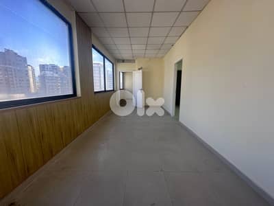 Office for Rent in Ramlet Al-Baydahمكتب للإيجار في الرملة البيضاء