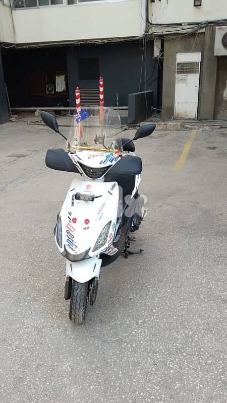 V150 motor bike benzeen 0