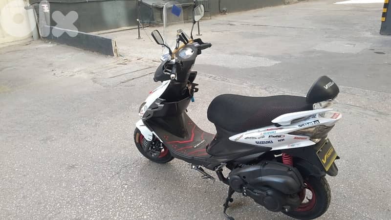 V150 motor bike benzeen 4