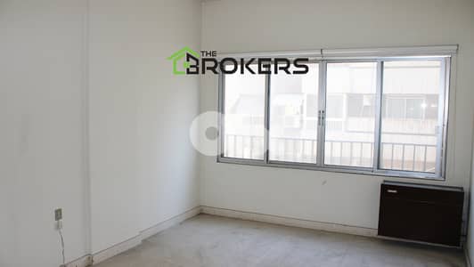 Apartment for Rent in Mar Elias شقة للايجار في مار الياس