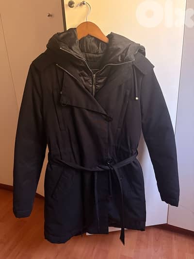 Massimo Dutti winter down coat – Size M