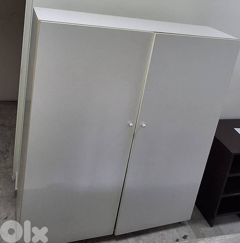 cabinet 2