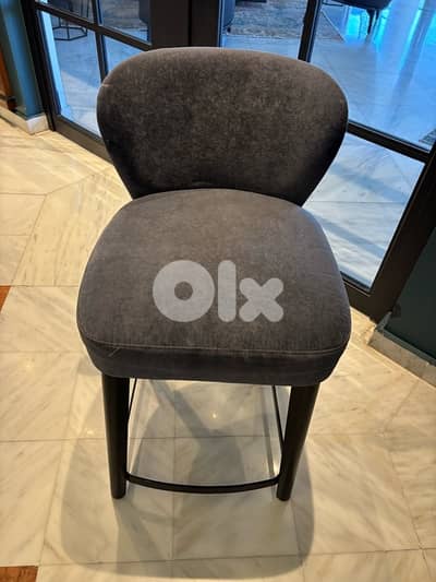 bar stool