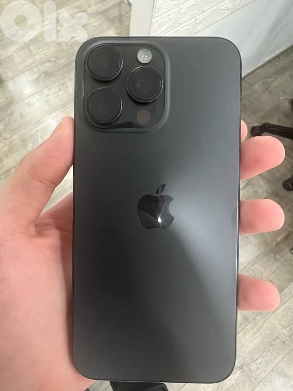 Iphone 15 pro max used 4
