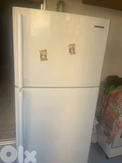 براد و ثلاجة Samsung  حالة ممتازة