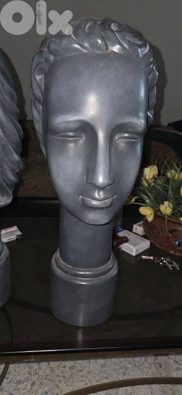 geovanna and geovanni scultpure 0