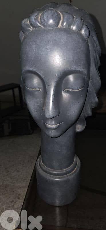 geovanna and geovanni scultpure 1