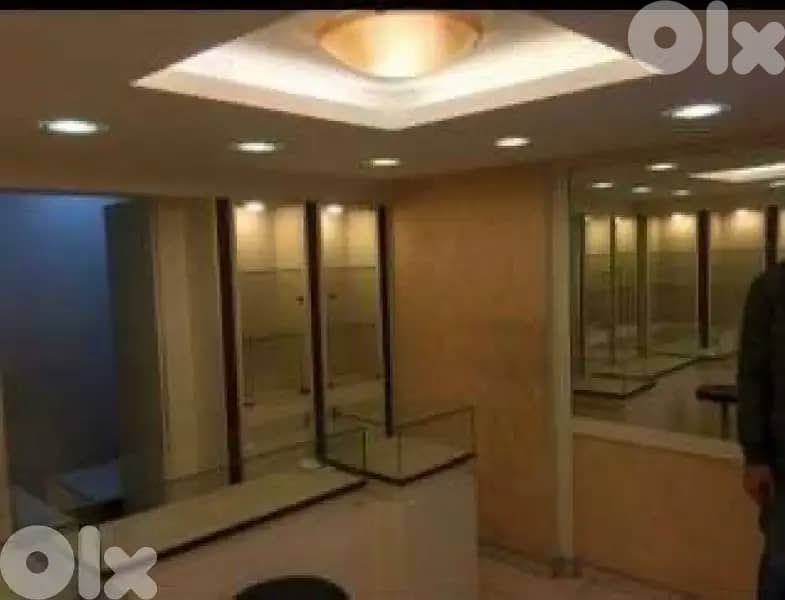Jewelry Store For Rent In Hamra 0