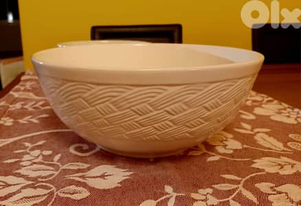 White ceramic salad bowl with basket-weave band