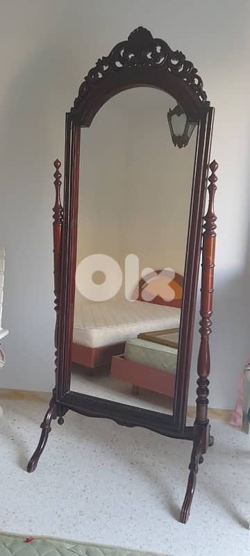 freestanding mirror