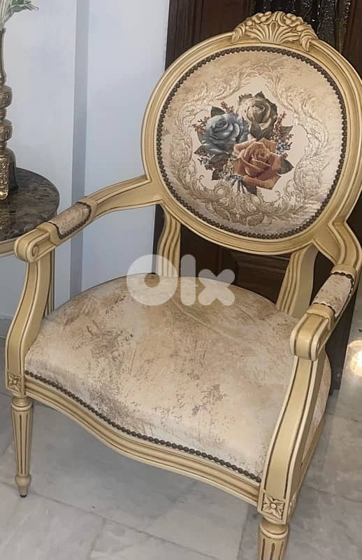 صالون حفر يد  خشب زين مع طاولات رخام 1