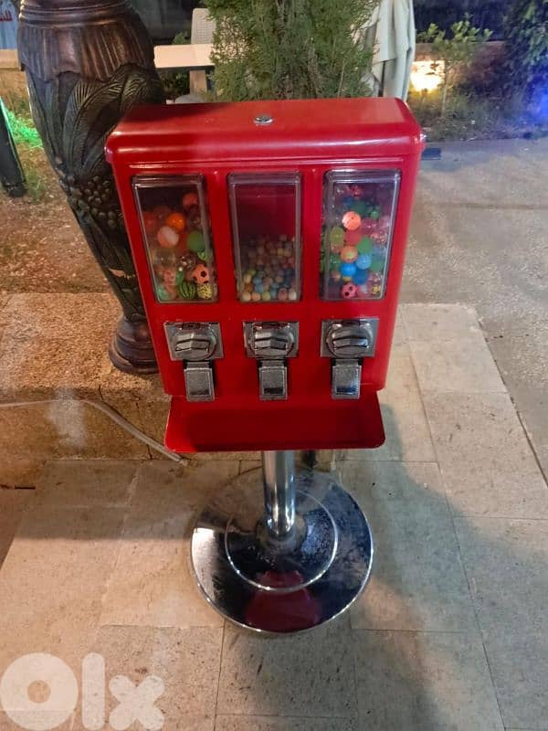 bouncy balls and candy Gamble Machines 0