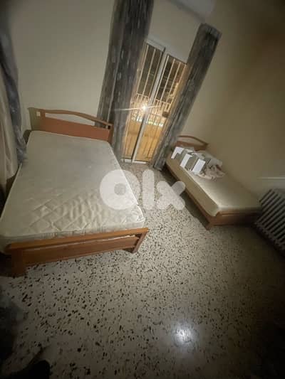 2 single beds