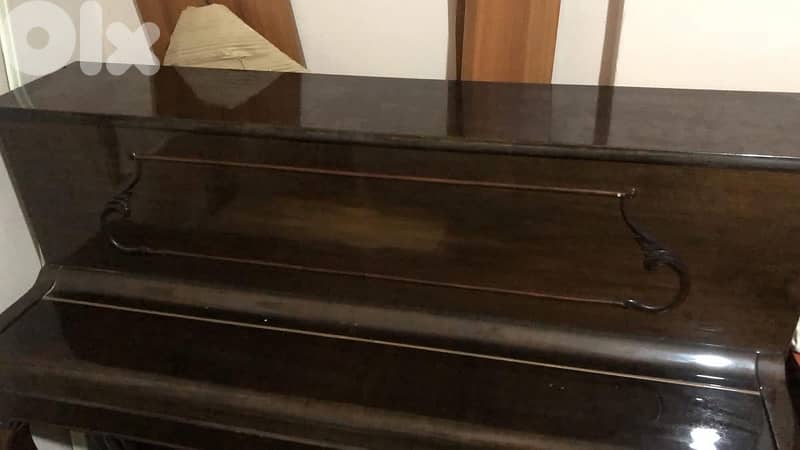Petrof piano 3