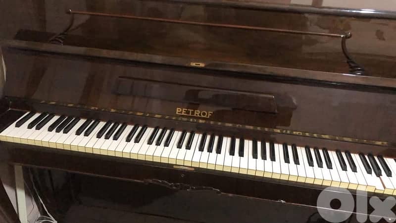 Petrof piano 5