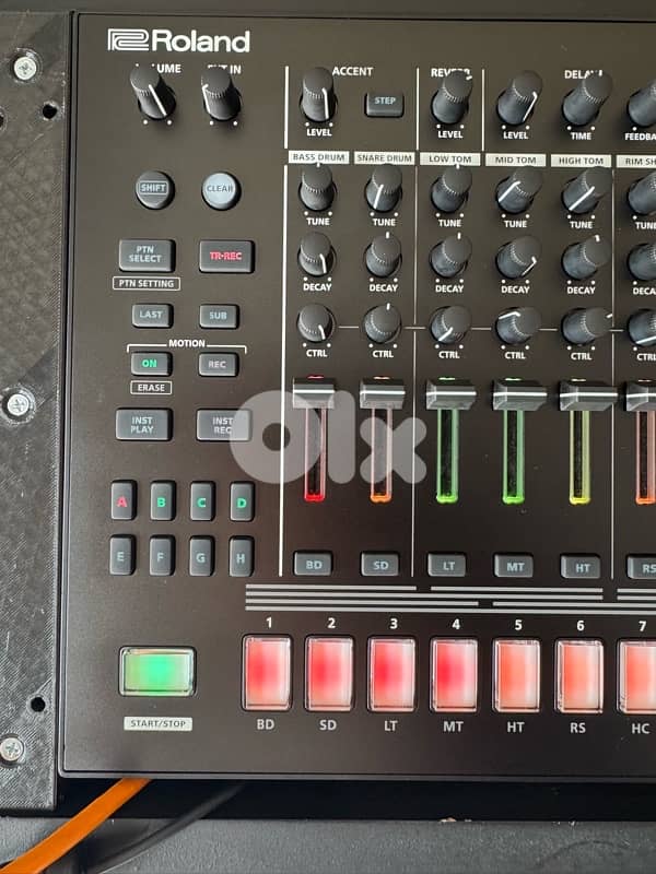 Roland TR 8S 3