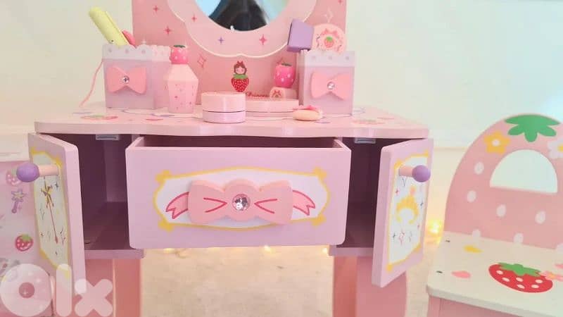 Strawberry Princess Dresser 11