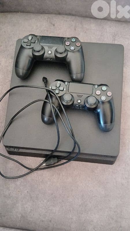 ps4 slim with box used 1 month only 0