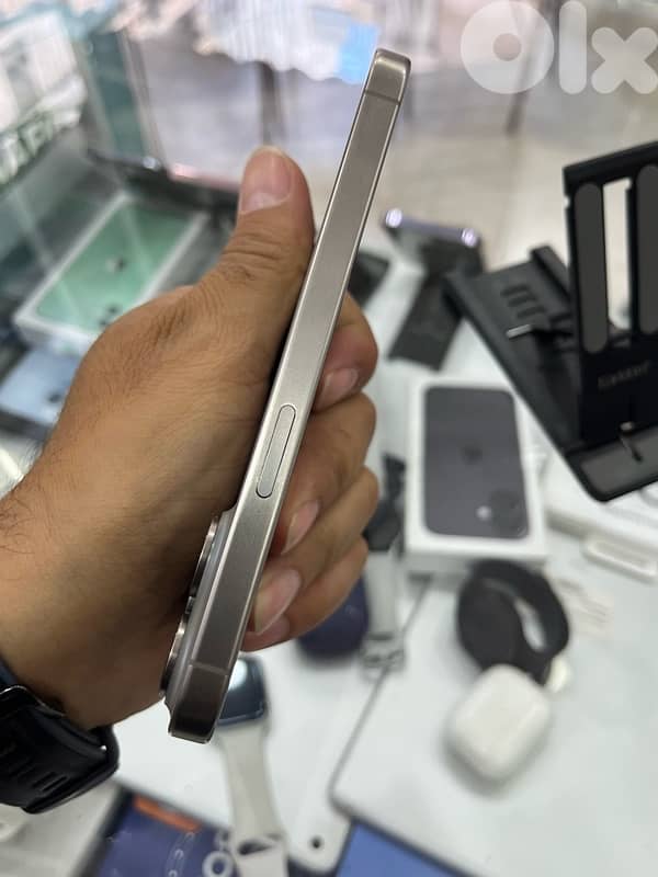 iphone 15 pro 256gb titanium 2 sim battery 90% ktir ndif 3