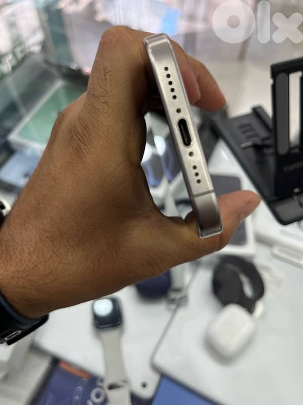 iphone 15 pro 256gb titanium 2 sim battery 90% ktir ndif 5