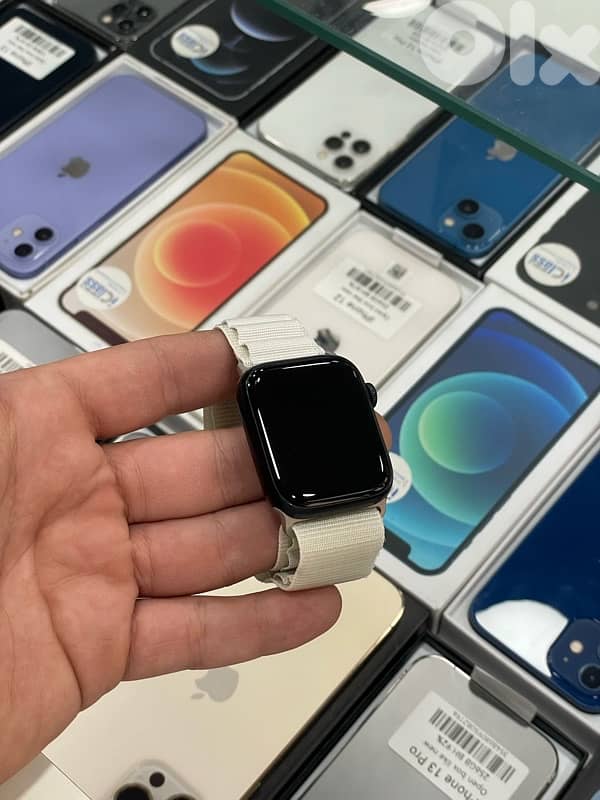 Apple Watch series 9 45 MM battery 100% like new 3