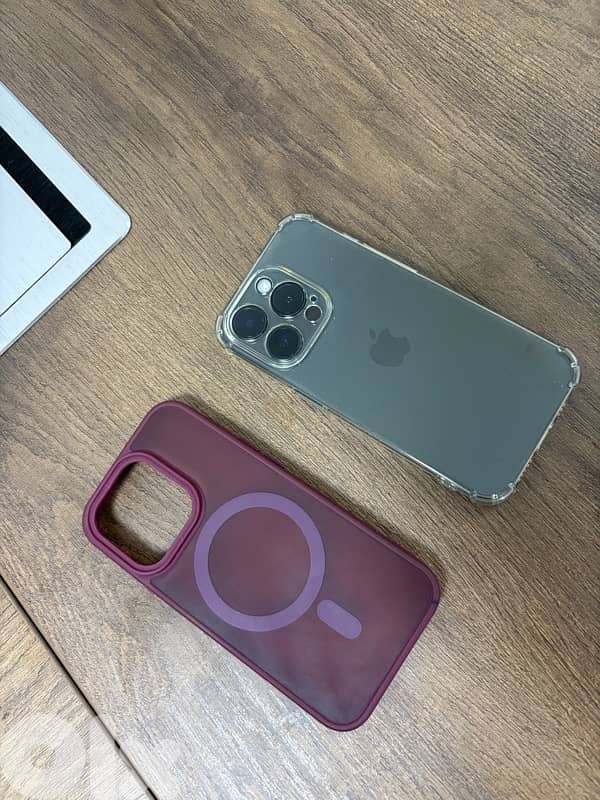 iPhone 15 PRO 256GB Black - Battery 92% 11