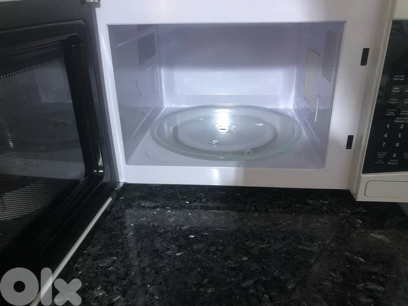 microwave in a good condition 1