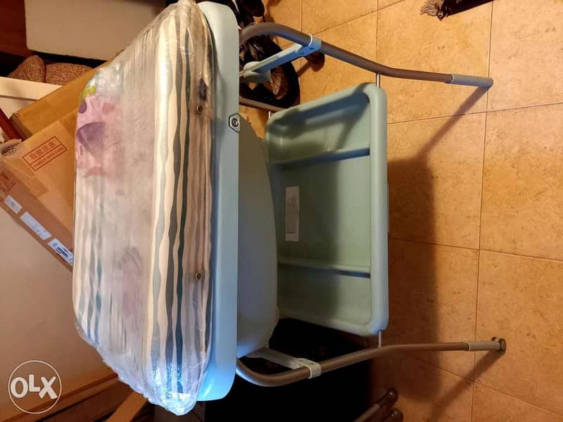 Chicco cuddle & bubble bath + changer 4