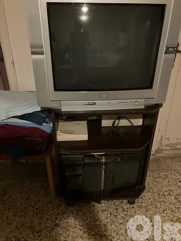 tv + table 0