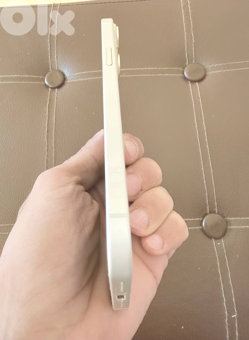 iPhone 15 plus in Yellow 3