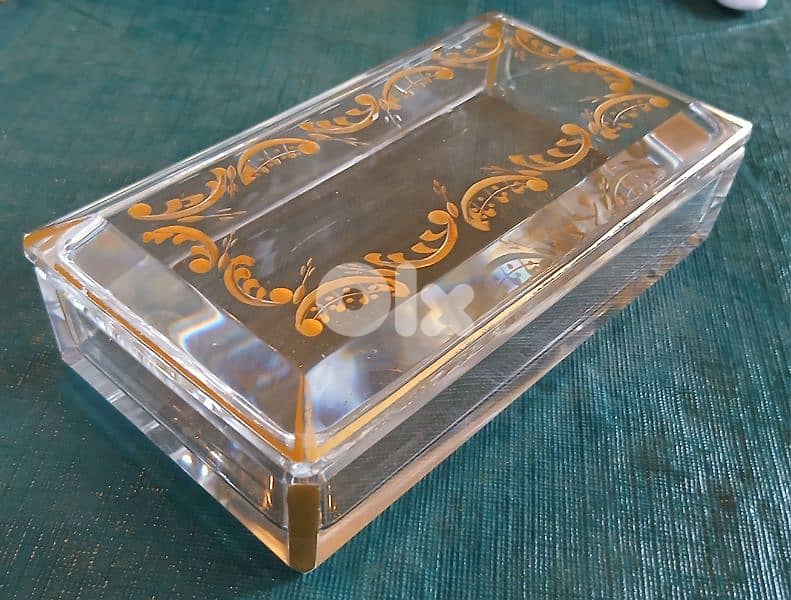 Crystal Box 0