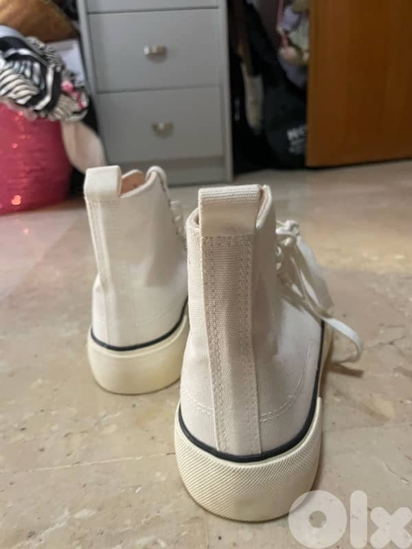Stylish Off-White High-Top Sneakers – Unisex, New 0