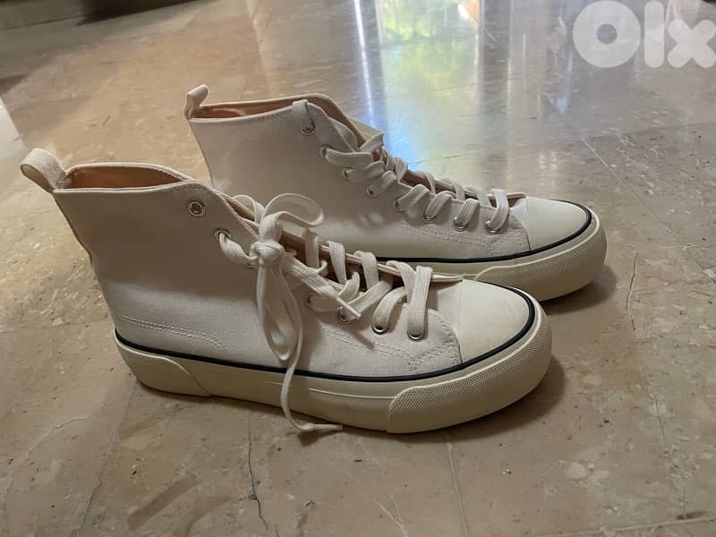 Stylish Off-White High-Top Sneakers – Unisex, New 2