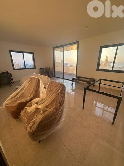 apartment for sale in amchit شقة البيع في عمشيت