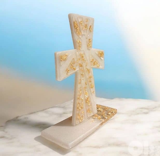 cross souvenir resin 1