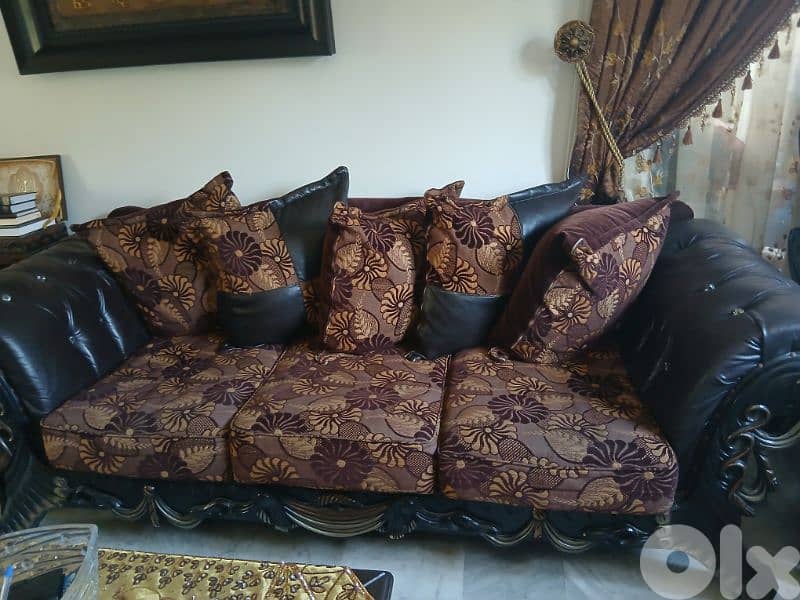 صالون+ غرفة قعدة+طاولة صالون + طقم طاولات جلد+٣برادي 0