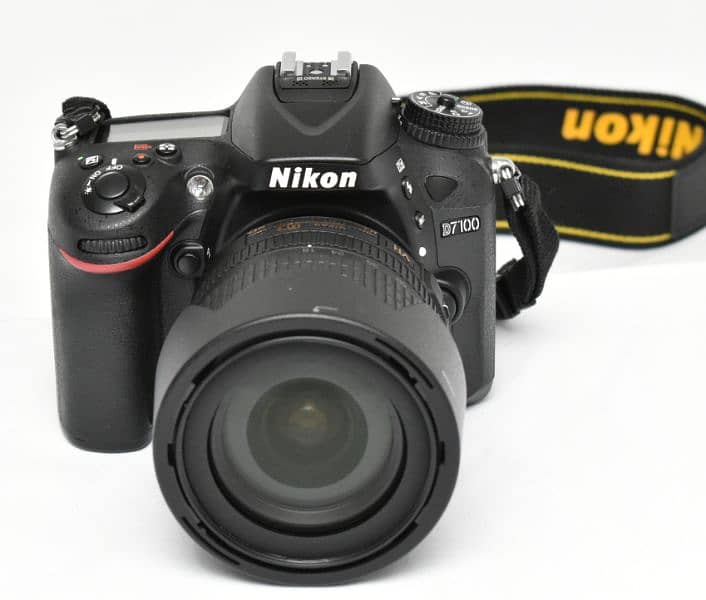 Camera Nikon D7100 like new 0