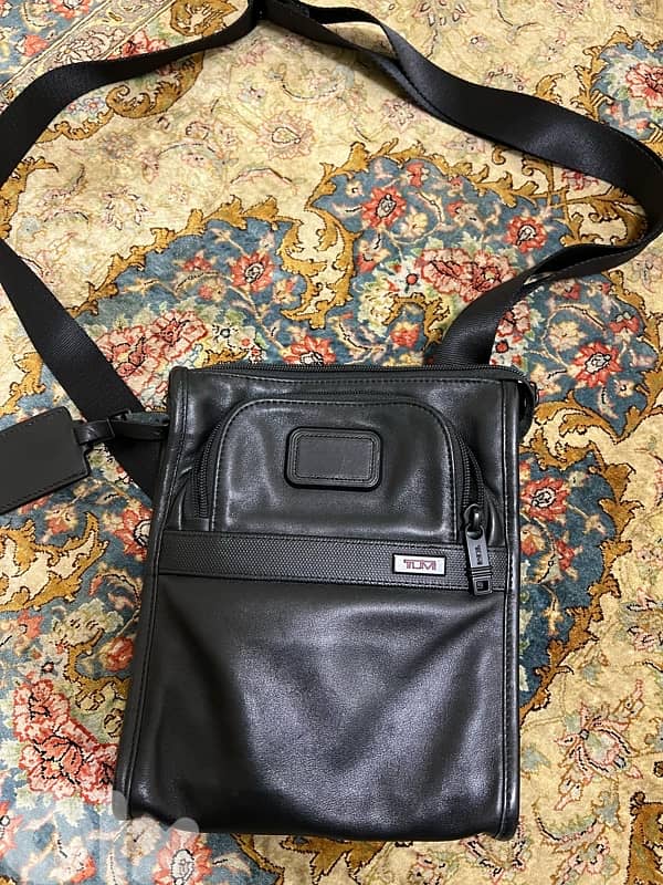 tumi crossbody 0