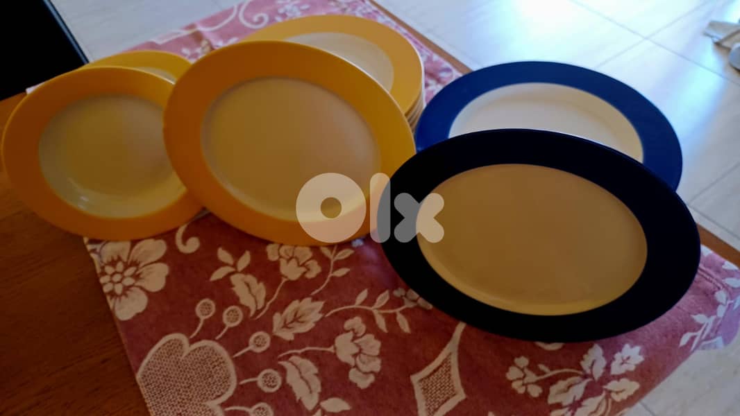 Italian Tognana Dinnerware Set – 18 Pieces, Vibrant Yellow & Blue 2