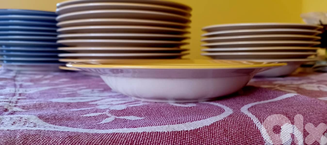 Italian Tognana Dinnerware Set – 18 Pieces, Vibrant Yellow & Blue 4