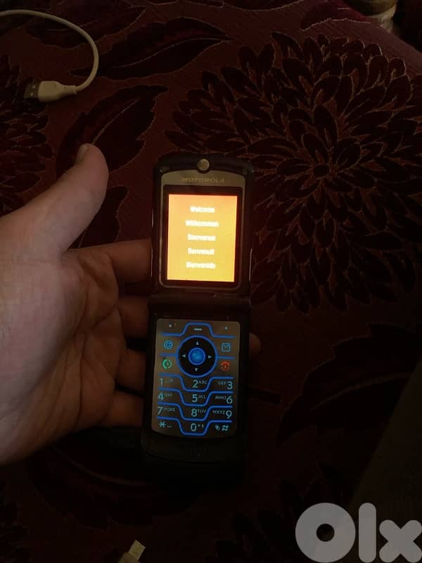 Motorolla v3i vintage mobile phone 3